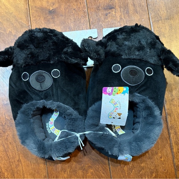 Squishmallows Other - ❤️Squishmallows Kids Black Fuzzy Slippers Size (2/3 kids )New with tag